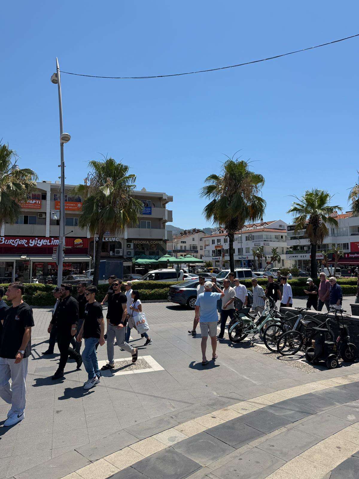 Marmaris’te Kapalı Çarşı Esnafından Belediye Protestosu: Polis Biber Gazıyla Müdahale Etti 6